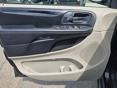 2019 Dodge Grand Caravan SXT   - Photo 17 - Ontario, CA 91761