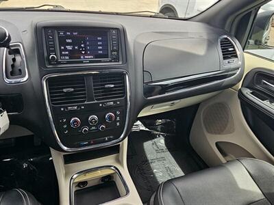 2019 Dodge Grand Caravan SXT   - Photo 31 - Ontario, CA 91761