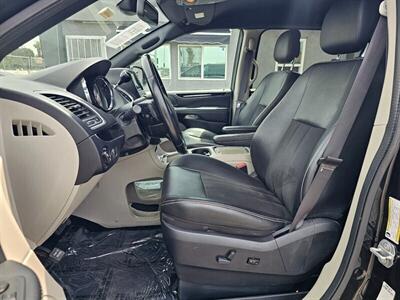 2019 Dodge Grand Caravan SXT   - Photo 18 - Ontario, CA 91761