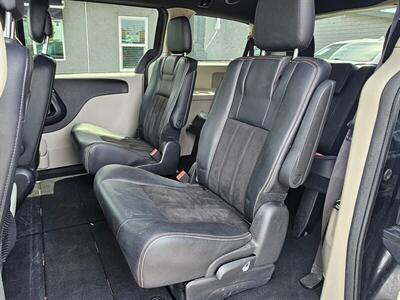 2019 Dodge Grand Caravan SXT   - Photo 25 - Ontario, CA 91761