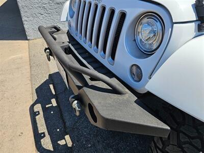 2017 Jeep Wrangler Unlimited Sahara 4x4   - Photo 17 - Ontario, CA 91761