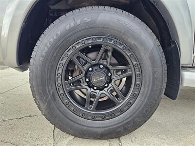 2005 Toyota Sequoia SR5 V8 4WD   - Photo 18 - Ontario, CA 91761