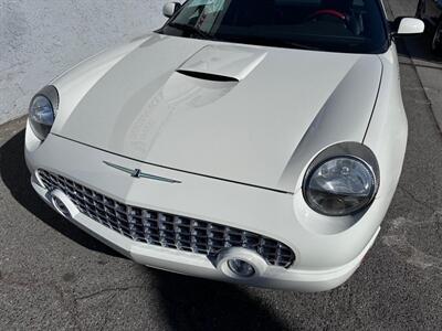 2002 Ford Thunderbird Deluxe   - Photo 9 - Ontario, CA 91761