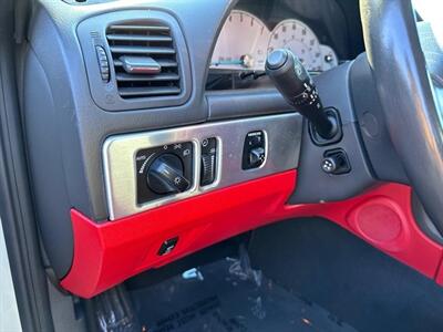 2002 Ford Thunderbird Deluxe   - Photo 25 - Ontario, CA 91761
