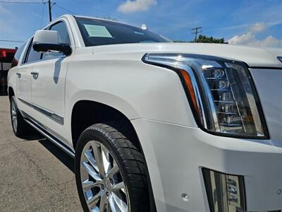 2019 Cadillac Escalade ESV Premium Luxury 4WD - Photo 10 - Ontario, CA 91761