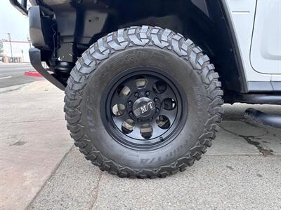 2006 Hummer H2 SUT   - Photo 11 - Ontario, CA 91761
