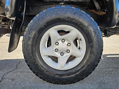 2002 Toyota Tacoma V6 - Photo 16 - Ontario, CA 91761