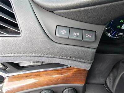 2017 Cadillac Escalade ESV Premium Luxury   - Photo 26 - Ontario, CA 91761