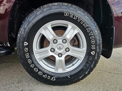 2015 Toyota Sequoia SR5   - Photo 17 - Ontario, CA 91761