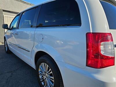 2014 Chrysler Town and Country Touring-L   - Photo 12 - Ontario, CA 91761