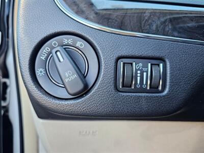 2014 Chrysler Town and Country Touring-L   - Photo 17 - Ontario, CA 91761