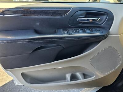 2014 Chrysler Town and Country Touring-L   - Photo 16 - Ontario, CA 91761