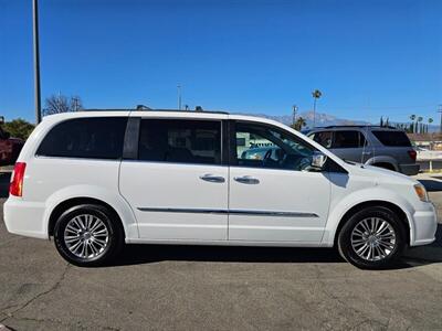 2014 Chrysler Town and Country Touring-L   - Photo 7 - Ontario, CA 91761