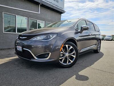 2017 Chrysler Pacifica Limited   - Photo 2 - Ontario, CA 91761
