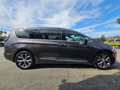 2017 Chrysler Pacifica Limited   - Photo 7 - Ontario, CA 91761