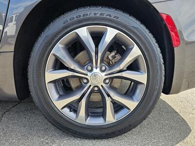 2017 Chrysler Pacifica Limited   - Photo 18 - Ontario, CA 91761