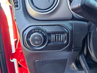 2020 Jeep Gladiator Sport S 4X4   - Photo 23 - Ontario, CA 91761