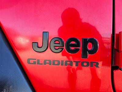 2020 Jeep Gladiator Sport S 4X4   - Photo 17 - Ontario, CA 91761