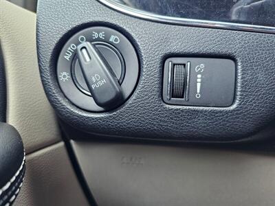 2018 Dodge Grand Caravan SXT - Photo 17 - Ontario, CA 91761