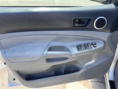 2006 Toyota Tacoma PreRunner V6  SR5 - Photo 21 - Ontario, CA 91761