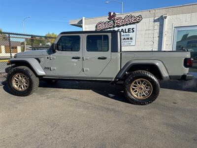 2022 Jeep Gladiator Sport   - Photo 2 - Longview, WA 98632