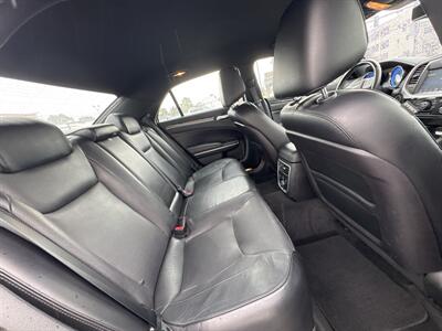 2012 Chrysler 300 C - Photo 5 - Longview, WA 98632