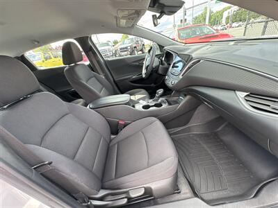 2023 Chevrolet Malibu LT   - Photo 5 - Longview, WA 98632