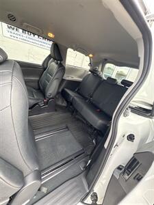 2020 Toyota Sienna SE 7-Passenger   - Photo 10 - Longview, WA 98632