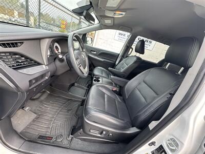 2020 Toyota Sienna SE 7-Passenger   - Photo 11 - Longview, WA 98632