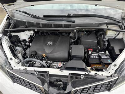 2020 Toyota Sienna SE 7-Passenger   - Photo 12 - Longview, WA 98632