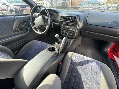 2001 Chevrolet Camaro   - Photo 6 - Longview, WA 98632