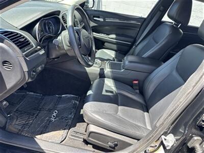 2016 Chrysler 300 Limited   - Photo 8 - Longview, WA 98632