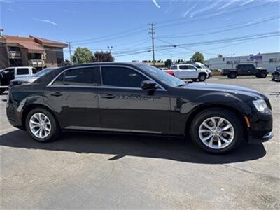 2016 Chrysler 300 Limited   - Photo 4 - Longview, WA 98632