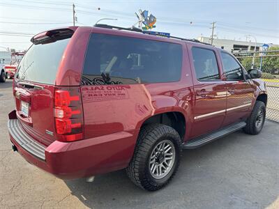 2011 Chevrolet Suburban LT   - Photo 3 - Longview, WA 98632