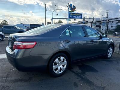 2009 Toyota Camry LE   - Photo 3 - Longview, WA 98632