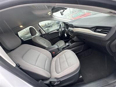 2022 Ford Escape S - Photo 5 - Longview, WA 98632