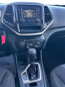 2014 Jeep Cherokee Sport   - Photo 17 - Sacramento, CA 95823