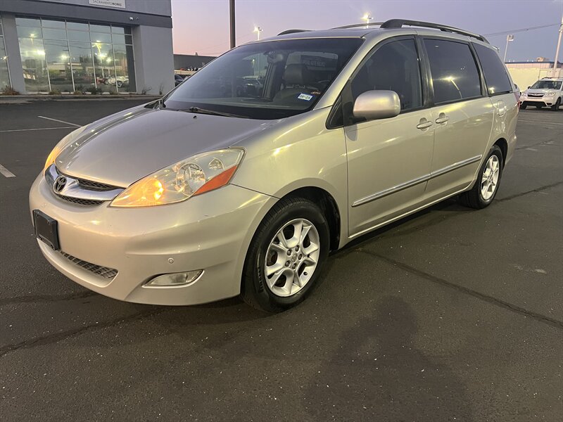 2006 Toyota Sienna XLE Limited 7 Passenger - Photo 1 - Sacramento, CA 95823