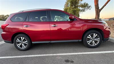 2017 Nissan Pathfinder SV   - Photo 5 - Sacramento, CA 95823