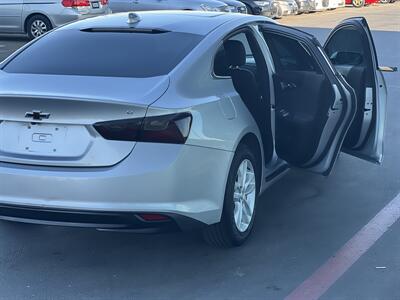 2018 Chevrolet Malibu LT   - Photo 4 - Sacramento, CA 95823