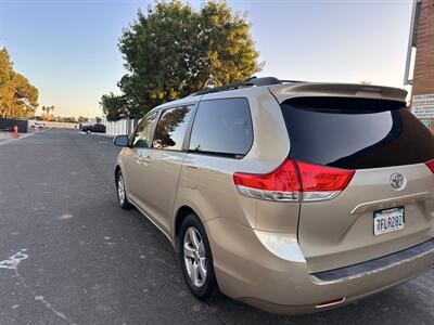 2014 Toyota Sienna LE 8-Passenger - Photo 5 - Sacramento, CA 95823