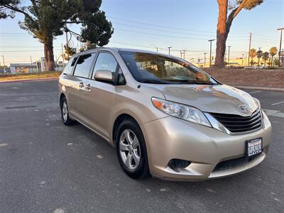 2014 Toyota Sienna LE 8-Passenger - Photo 3 - Sacramento, CA 95823
