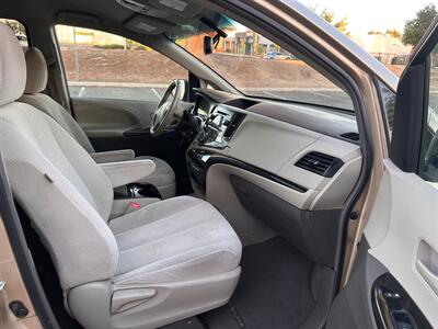 2014 Toyota Sienna LE 8-Passenger - Photo 11 - Sacramento, CA 95823