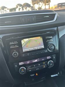 2015 Nissan Rogue SV   - Photo 14 - Sacramento, CA 95823