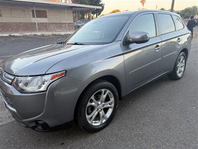 2014 Mitsubishi Outlander SE - Photo 1 - Sacramento, CA 95823