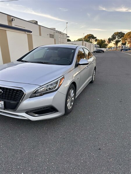 2017 Hyundai SONATA Hybrid SE   - Photo 1 - Sacramento, CA 95823