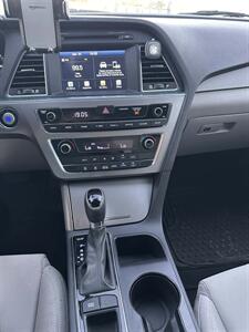 2017 Hyundai SONATA Hybrid SE   - Photo 14 - Sacramento, CA 95823