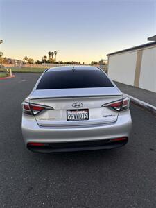 2017 Hyundai SONATA Hybrid SE   - Photo 5 - Sacramento, CA 95823