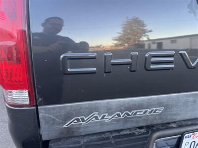 2005 Chevrolet Avalanche 1500 LS   - Photo 12 - Sacramento, CA 95823