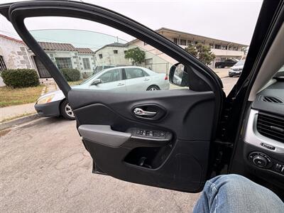 2014 Jeep Cherokee Limited   - Photo 13 - Los Angeles, CA 90022